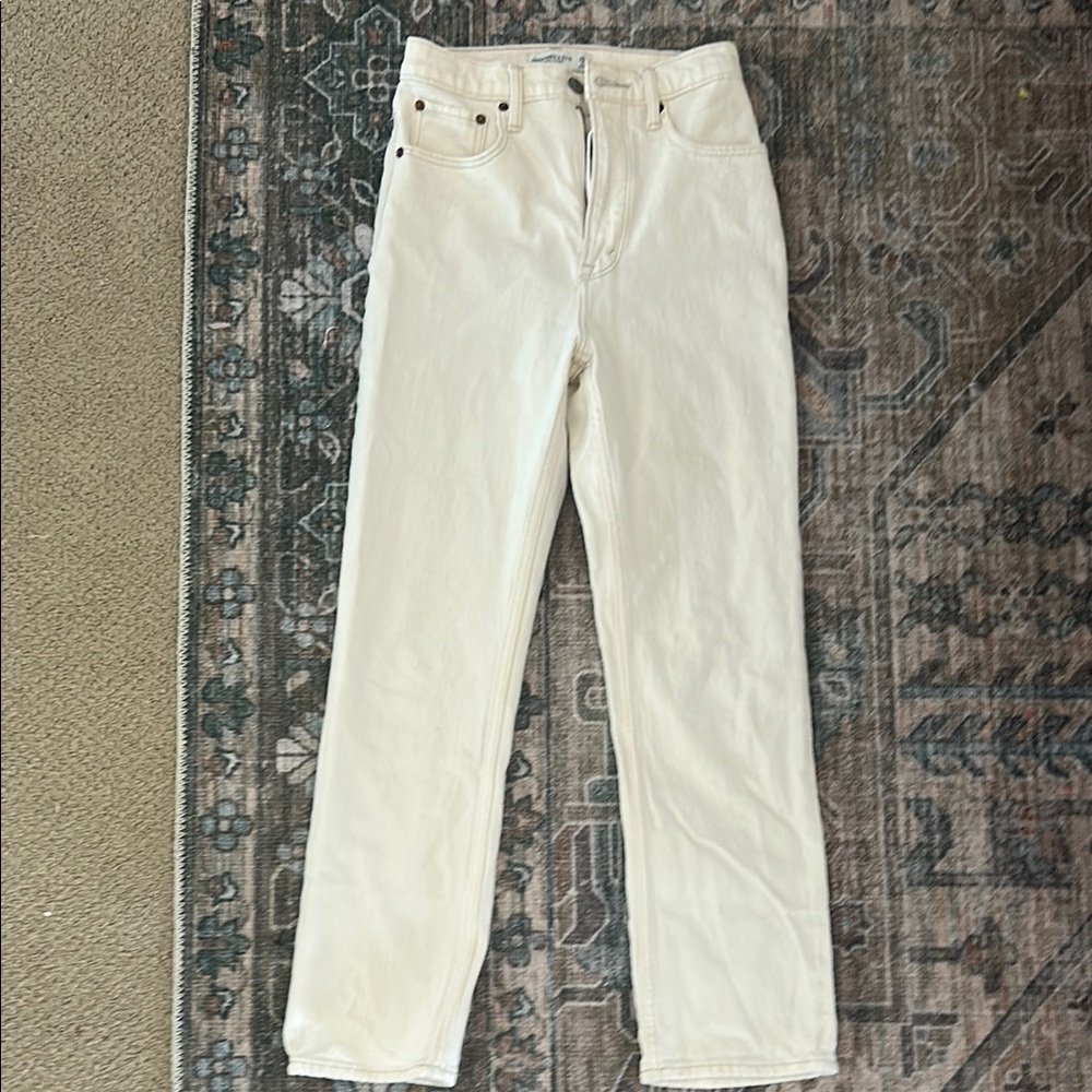 Women’s Abercrombie ultra high rise ankle straight cream jeans 25/0 R
